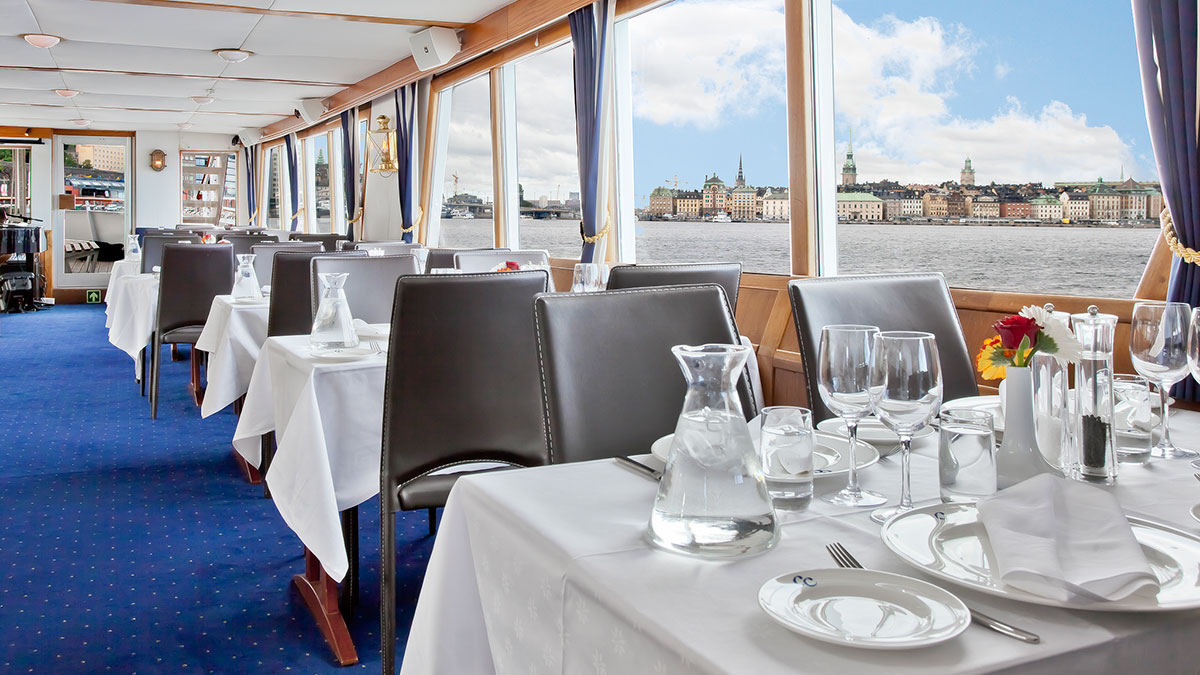 Stockholms bästa lunch uppleverna ombord på någon av våra charterbåtar och kryssningsfartyg.