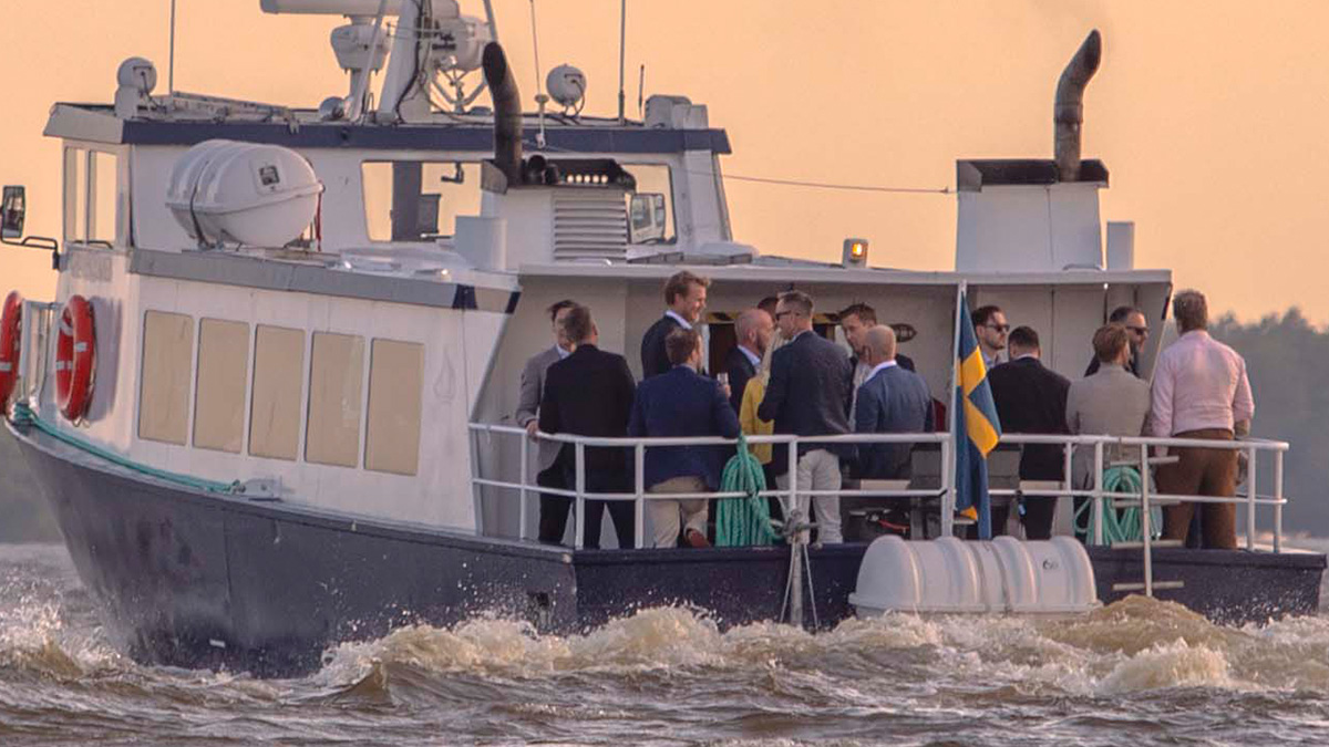 M/S Tranholmen är den perfekta taxibåten för företagsevent, grupputflykter och speciella tillfällen